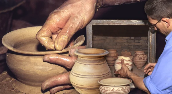 Cerámica romana. Técnicas decorativas y diseños de esta época para la elaboración de varias piezas