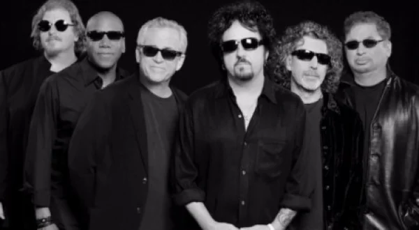 Toto - Falling In Between
