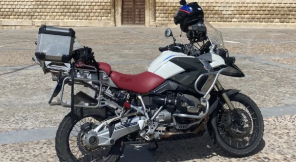 El Nómada de la moto. Miquel Silvestre por España