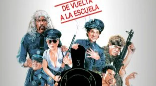 Loca academia de policía 3: de vuelta a la escuela
