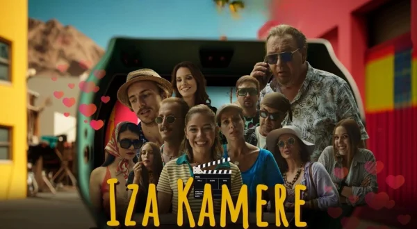 Iza kamere