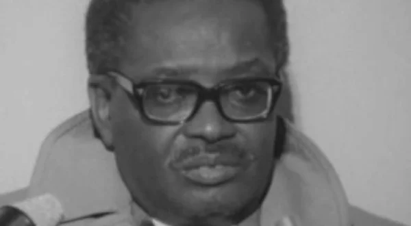 África: Os Homens da Presidência