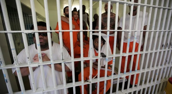 Überleben hinter Gittern