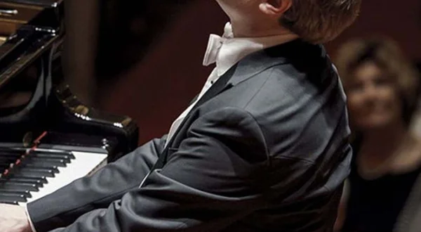 Misha Fomin vanuit het Concertgebouw