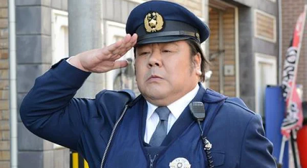 刑事110キロ