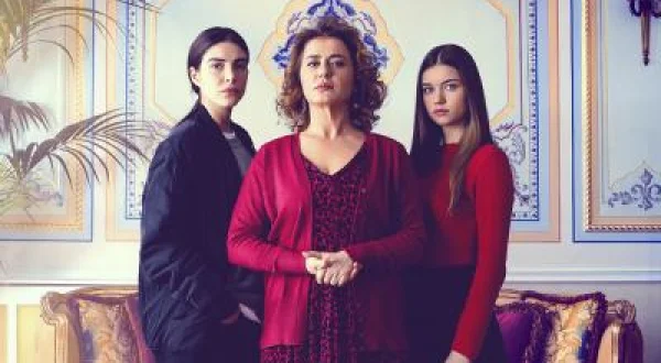 Fazilet Hanım ve Kızları