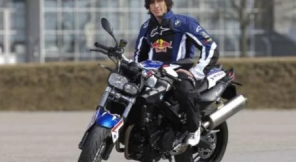 Chris Pfeiffer Analisa A BMW F 800 R