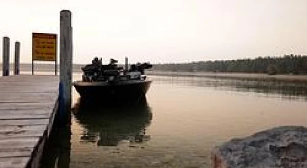 Zona Solo Raptor Island