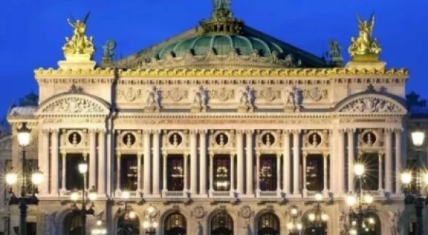 Un Opéra Pour Un Empire
