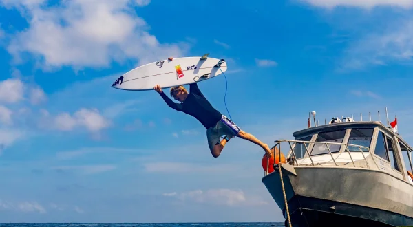 Surfing Life Travel