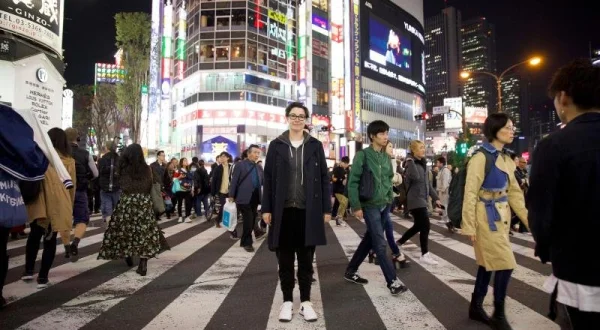 Japonsko se Sue Perkinsovou