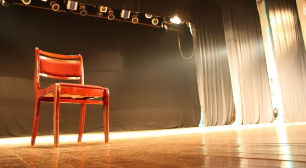 Spectacle