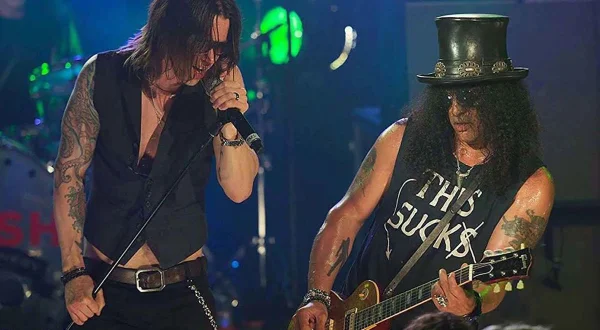 Slash & Myles Kennedy & The Conspirators - Live At The Roxy