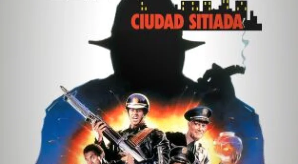 Loca academia de policía 6: Ciudad sitiada