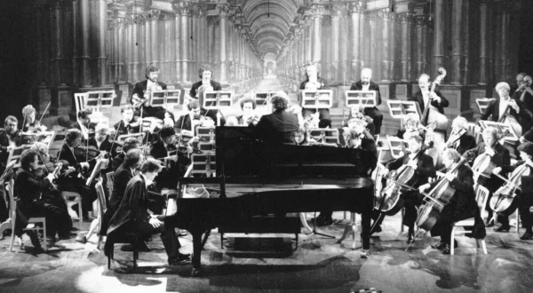 Mozart: Piano Concerto no. 6 – Christian Zacharias