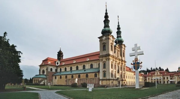 Bazilika s tajemným světlem - Mariánská bazilika