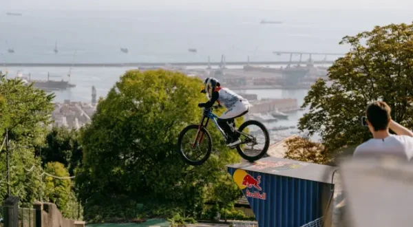 Red Bull Cerro Abajo Genua