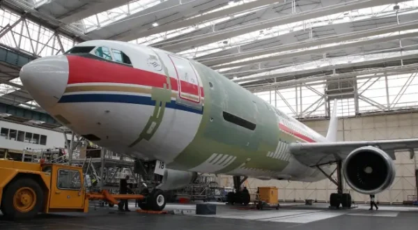 Vom Passagierjet zum Cargo-Flieger