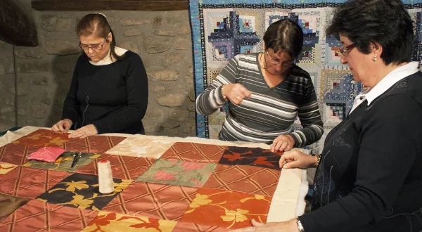 El patchwork. Elaboración tradicional de colchas y almazuelas a mano