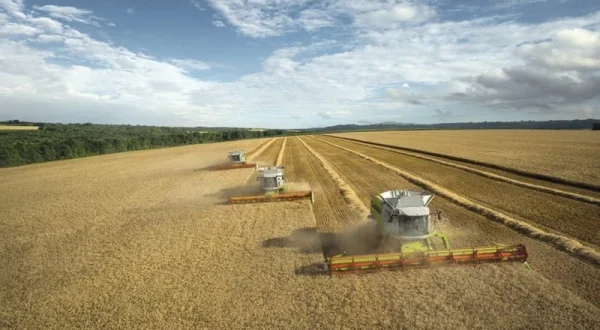 Hightech auf dem Acker – Einsatz für die Ernte-Giganten