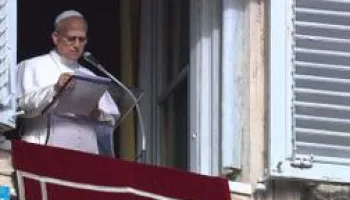 Recita Angelus da Piazza San Pietro con Papa Leone XIV
