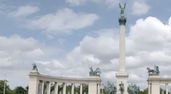 Dying Democracies - Europe in Decline
