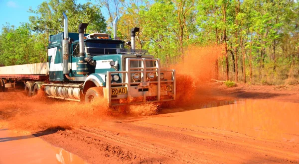 Φορτηγατζήδες στην Ερημιά | Outback Truckers