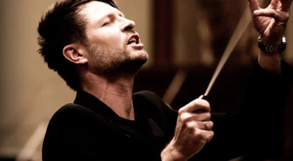 Warsaw Philharmonic Orchestra, Krzysztof Urbański: Tormis, Szymanowski, Stravinsky