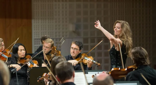 Maestras: A Long Journey of Women to the Podium