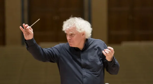Simon Rattle dirigiert Mahlers Zweite