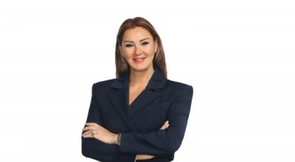 Pınar Altuğ Atacan ile Kim O?