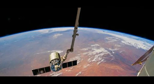 解明・宇宙未来図：宇宙ゴミの脅威(二)