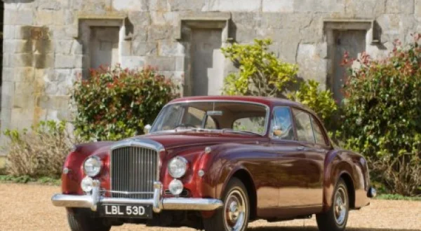 Bentley S2 Continental Flying Spur: The Gentleman's Express