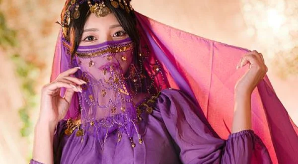 ★淫らな腰振りで誘惑!!妖艶ベリーダンスショー/森沢かな