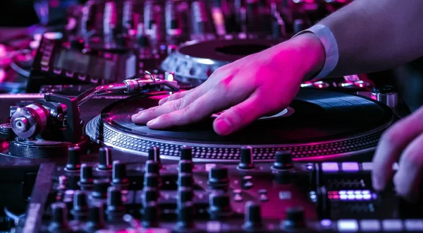 Guy Gerber: Space