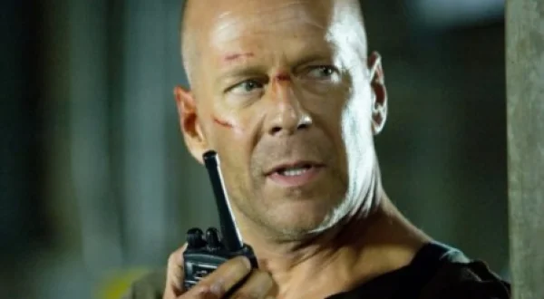 Die Hard 4.0 - Viver ou Morrer