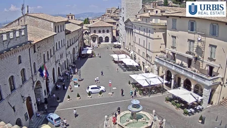 Assisi - Piazza del Comune
