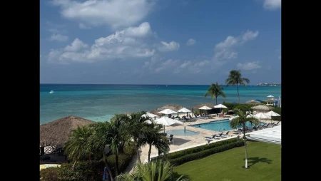 Seven Mile Beach - Grand Cayman