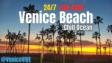 Venice Beach - Boardwalk and Ocean View